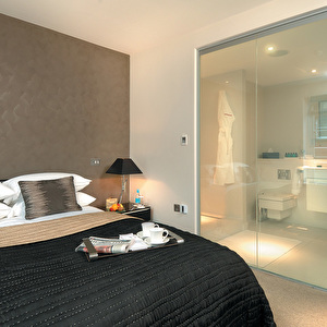 Kupatilo i spavaća soba